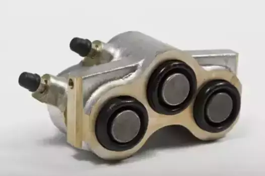 цилиндр тормозной передний правый!\ Lada 2121 21210-3501178-00