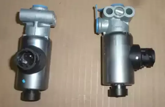 клапан электромагнитный! \Iveco, DAF LF45/55, LIAZ 6212, Volzanin 5270 472 170 606 0 WABCO