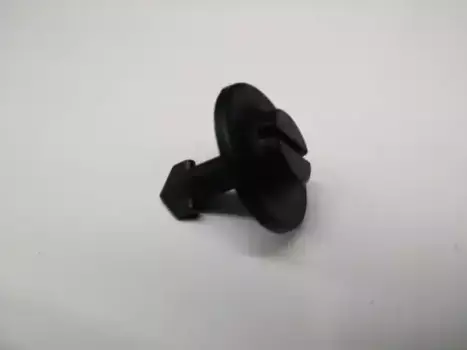 клипса\ Audi 80/A4 92-01/100/A6 92>/A3/A8 94-03/TT 99>, VW Passat 97>