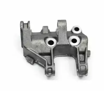 КРОНШТЕЙН ГЕНЕРАТОРА ВАЗ 2112 НИЖНИЙ 21120100136200 LADA