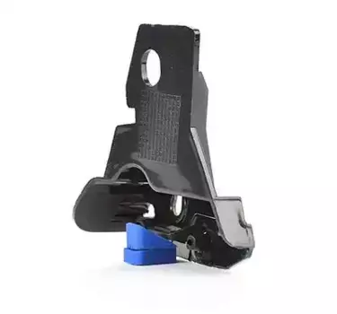 кронштейн решетки радиатора левый!\ MB Sprinter 06> BSG 60-927-002 BSG