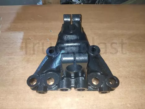 кронштейн рессоры! левый\ Scania