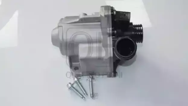 Насос системы охлаждения (помпа) QUATTRO FRENI QF05A00083