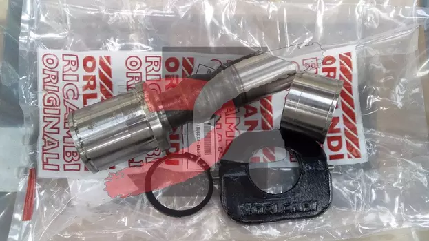 >>ORG00303 р/к пальца сцепн. устройства !палец+втулка+стопор\Orlandi E40