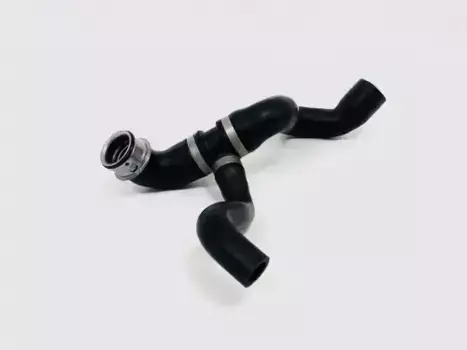 Патрубок системы охлаждения U0902184 UKORAUTO