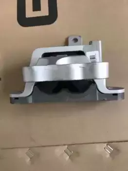 Подушка крепления двигателя GEELY 1077050300