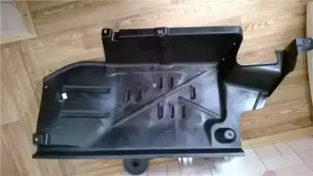 пыльник двигателя передний правый!\ VW Transporter 12> 7E0825208A VAG