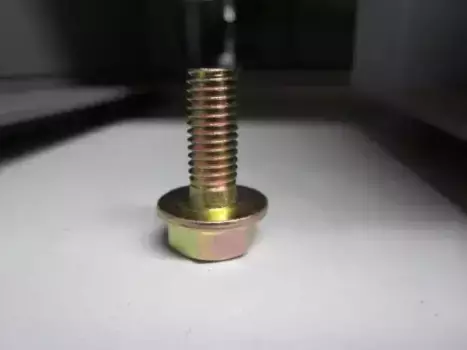 Q1860820 БОЛТ ФЛАНЦЕВЫЙ БОЛЬШОЙ (арт. Q1860820) GEELY