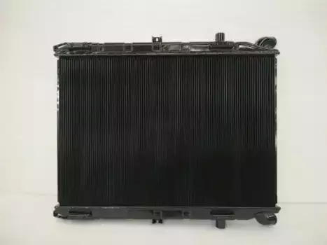 Радиатор системы охлаждения двигателя STELLOX 81-03313-SX