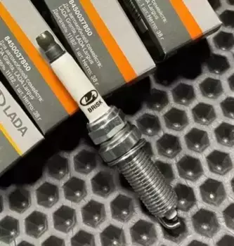 Свеча зажигания LADA 11182370701000