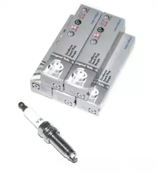 Свеча зажигания VAG 101905622A Audi A8 10>, VW Passat, Skoda Superb 08>