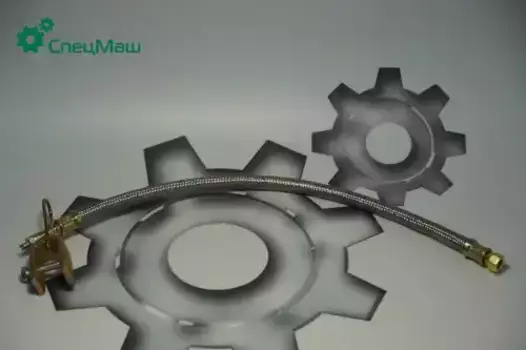 удлинитель вентиля внутреннего колеса! бронированный с кронштейном, L=330 мм\ МАЗ 5336-3116010 СПЕЦМАШ