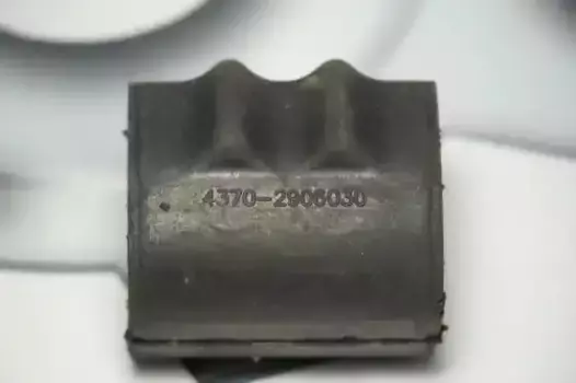 втулка стабилизатора переднего!большая (32x56)\ МАЗ-4370, 256 4370-2906030 СПЕЦМАШ