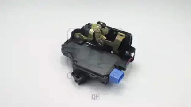 замок двери передней левой!\ Skoda Octavia, VW Jetta/Phaeton/Touareg QF10J00022 QUATTRO FRENI