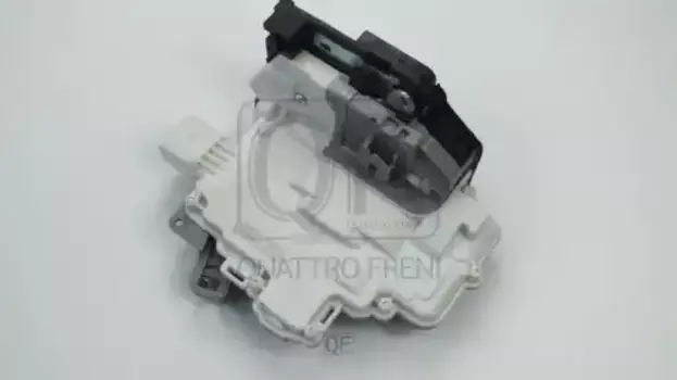 замок двери передней правой!\ Audi A4 08-16, VW Touareg 10-18 QF10J00024 QUATTRO FRENI