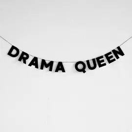 Гирлянда "DRAMA QUEEN"