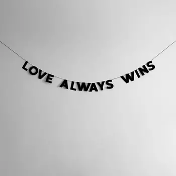 Гирлянда "LOVE ALWAYS WINS"