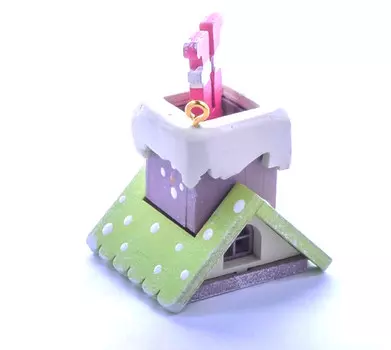 Игрушка деревянная "IDH Center" Домик с ногами Санта Клауса 90YY61 504