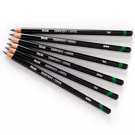 Карандаш чернографитный Derwent "ONYX" Тёмный