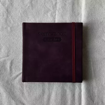 Скетчбук для графики Малевичъ "GrafArt white" 12х12 см 40 л 160 г, бордовый