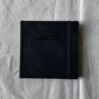 Скетчбук для графики Малевичъ "GrafArt white" 12х12 см 40 л 160 г, черный