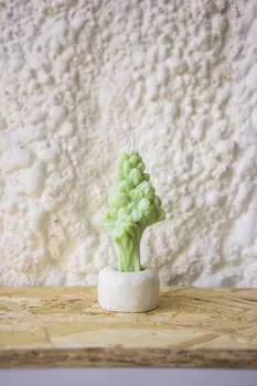 Свеча "Цветок маленький" салатового цвета