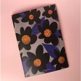 Тетрадь в точку Black flowers А6 24 л 90 г, скругленные края, бумага слоновая кость, сшивка
