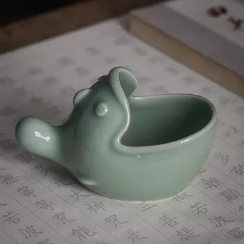 Тушечница с держателем для кисти "Рыба с большим ртом" цвет: бледно-зеленый