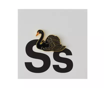 Значок металлический "Heart of Moscow" Черный лебедь