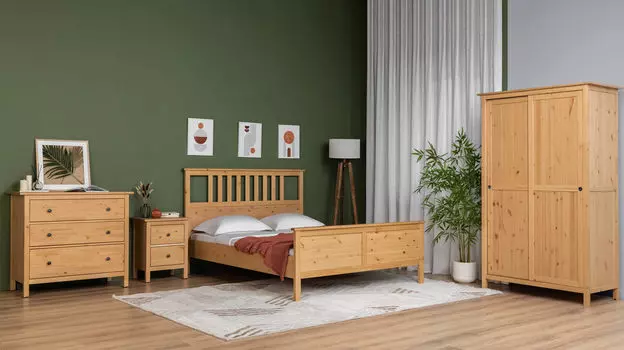 Cпальня со шкафом Terek из массива сосны, цвет Светло-коричневый