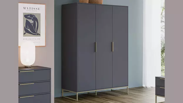 Шкаф трехдверный Amur, цвет Черный графит