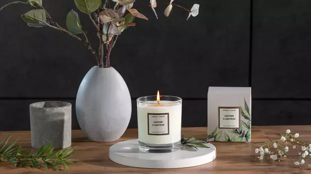 Свеча Кожа и Шафран
