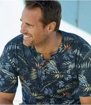 Футболка с Воротом на Шнуровке