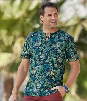 Футболка с Воротом на Шнуровке