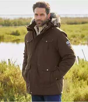 Парка с Капюшоном и Множеством Карманов