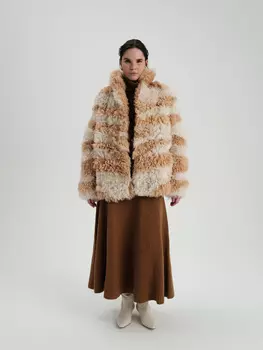 Бело-бежевая шуба