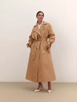 Бежевый тренч с двумя кокетками