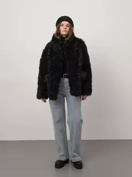 Черная шуба с накладными карманами