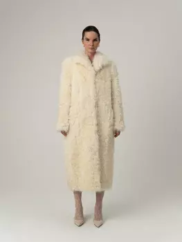 Длинная молочная шуба