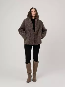 Коричневая шуба с прорезными карманами