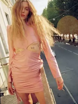 Платье с вырезами