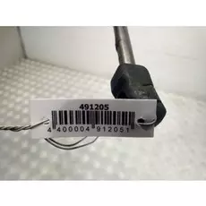 Амортизатор капота Volkswagen Passat 5 GP