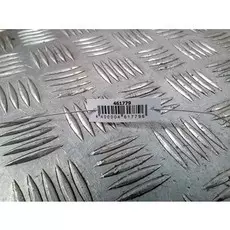 Амортизатор капота Volkswagen Passat 7