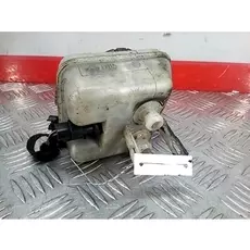 Бачок главного тормозного цилиндра Opel Zafira A