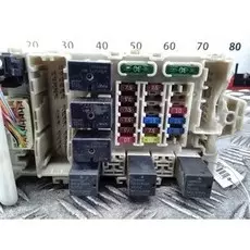 Блок предохранителей Mitsubishi Lancer 8