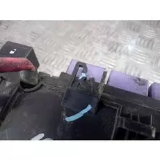 Блок предохранителей Renault Laguna 2