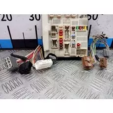 Блок предохранителей Renault Scenic 2