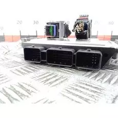 Замок двери передней левой Toyota Avensis 2