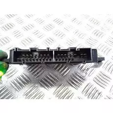 Блок управления парктрониками Mercedes W211 (E Class)