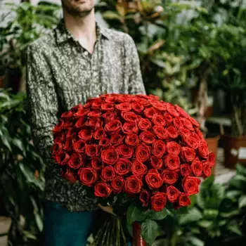 Букет из 101 красной розы, 80 см, Эквадор